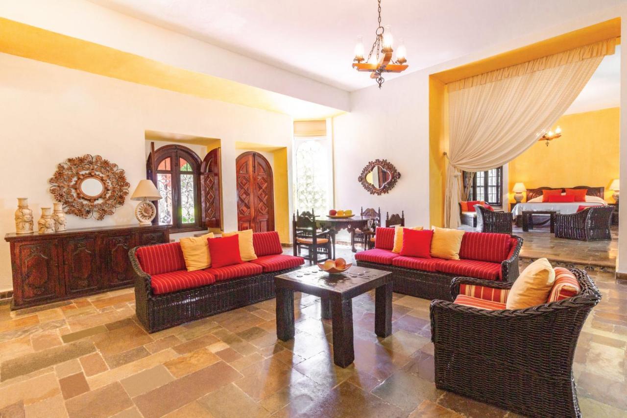 Hotel Racquet Cuernavaca Bagian luar foto